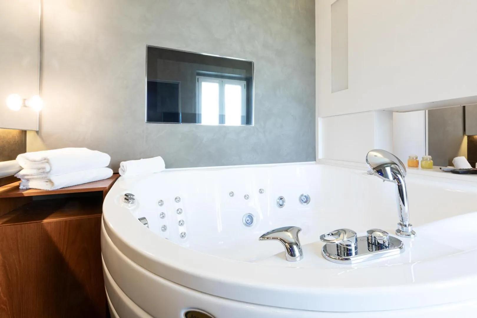 Citta Studi Terrace Suite With Jacuzzi - Top Collection Milan Apartment