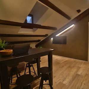 Moscova Attic Near Duomo , Milan Italie